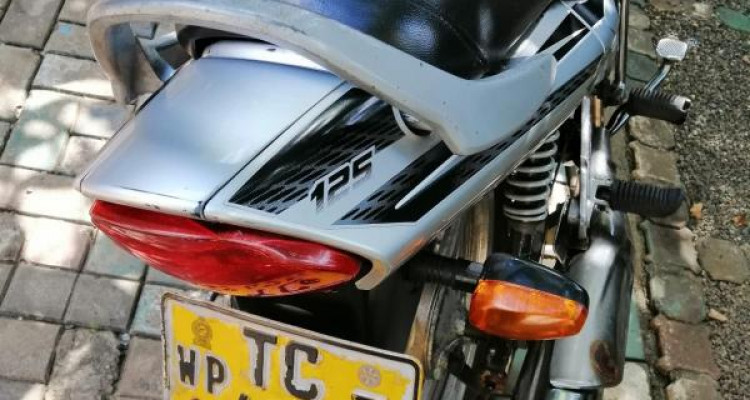 TVS VICTOR 2006