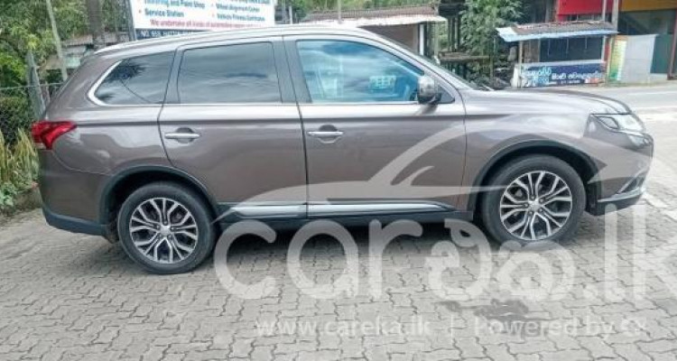 MITSUBISHI OUTLANDER 2015