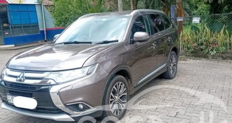 MITSUBISHI OUTLANDER 2015