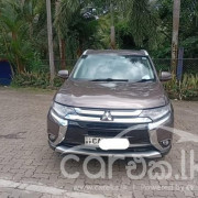 MITSUBISHI OUTLANDER 2015