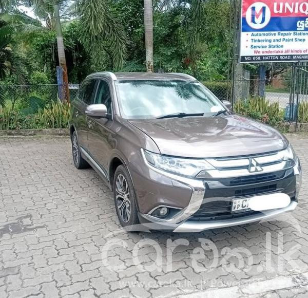 MITSUBISHI OUTLANDER 2015