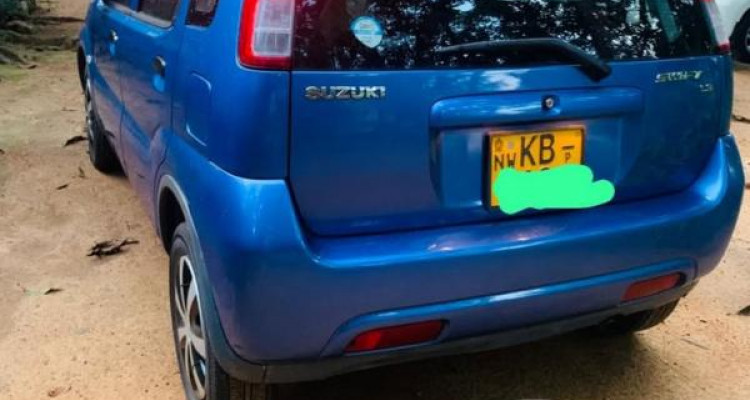 SUZUKI SWIFT 2004