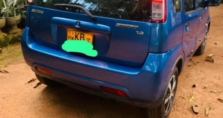 SUZUKI SWIFT 2004