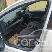 TOYOTA YARIS 2024