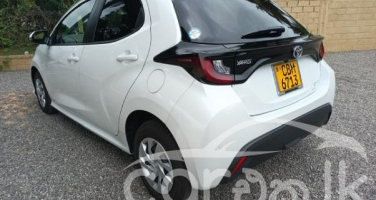 TOYOTA YARIS 2024