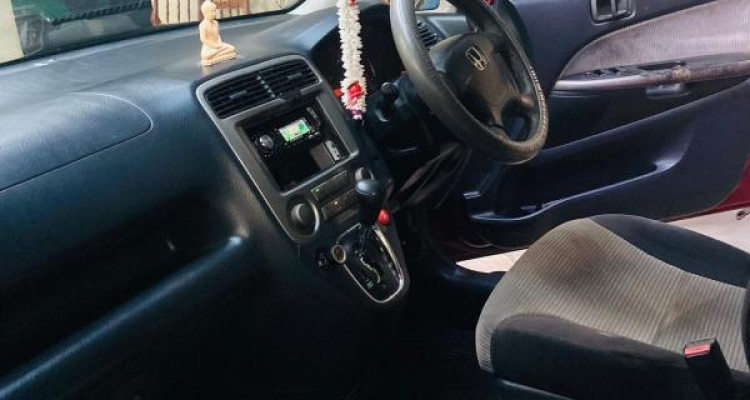 HONDA STREAM 2001