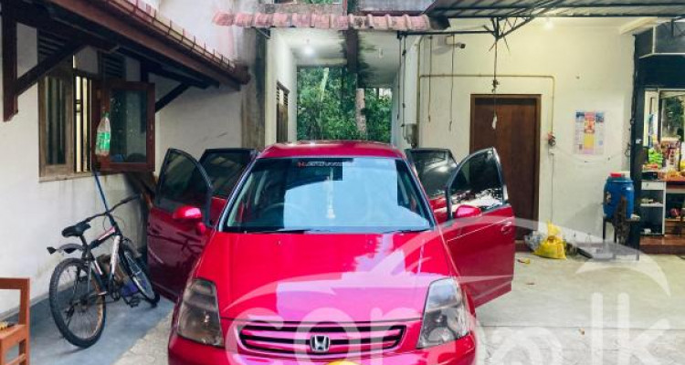 HONDA STREAM 2001