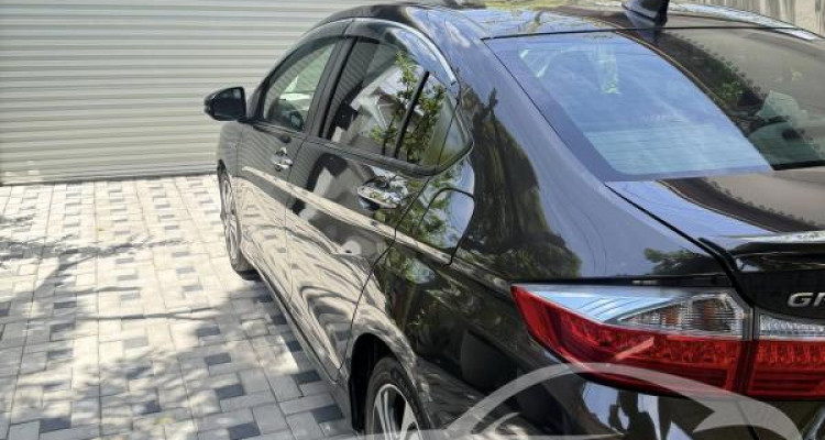 HONDA GRACE 2015
