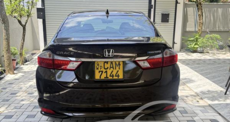HONDA GRACE 2015