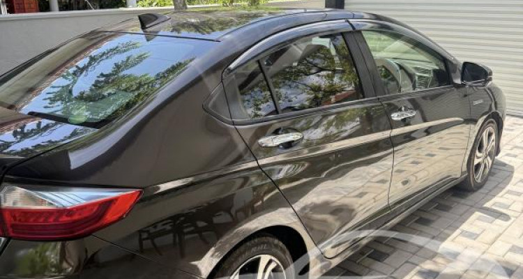 HONDA GRACE 2015