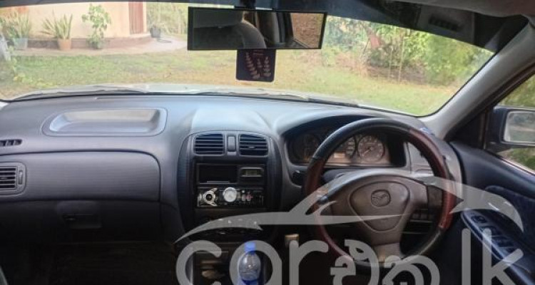 MAZDA FAMILIA 2000