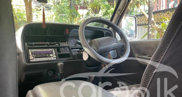 TOYOTA DOLPHIN LH102 1992