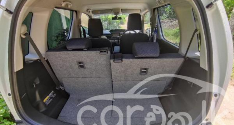 SUZUKI WAGON R PREMIUM 2018