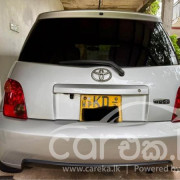 TOYOTA IST 2002