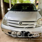 TOYOTA IST 2002