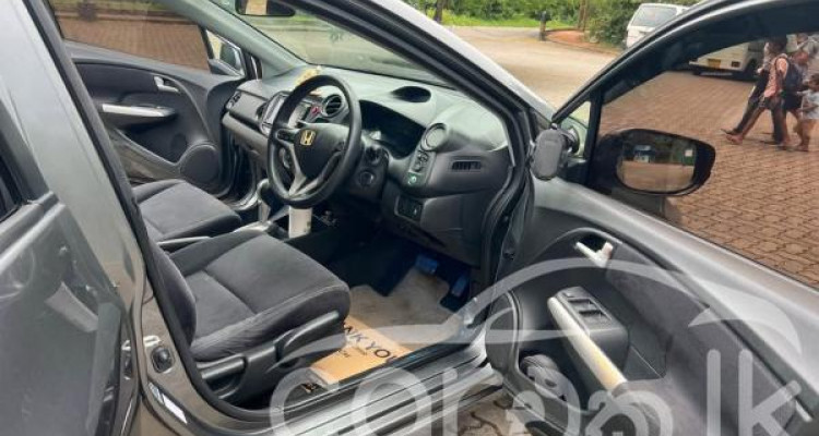 HONDA INSIGHT 2012
