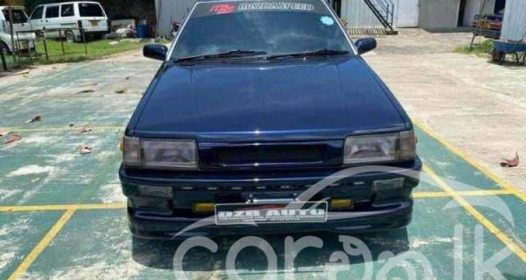 MAZDA FAMILIA 323 1986