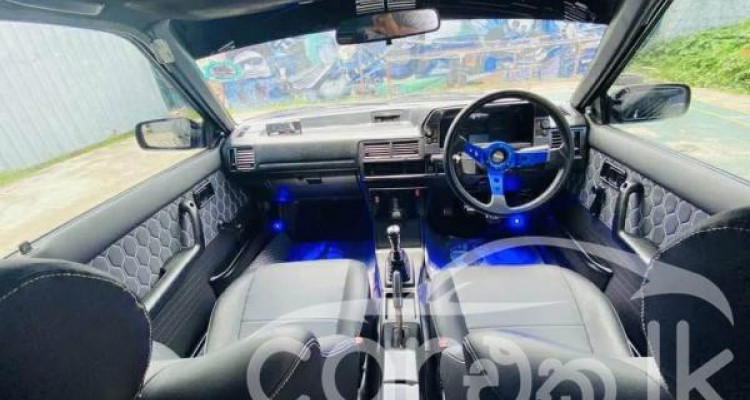 MAZDA FAMILIA 323 1986