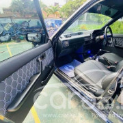 MAZDA FAMILIA 323 1986