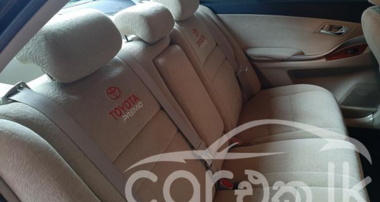 TOYOTA PREMIO 2014