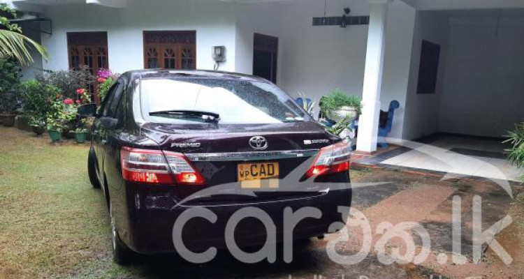 TOYOTA PREMIO 2014