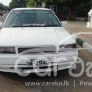 MAZDA FAMILIA 323 1996