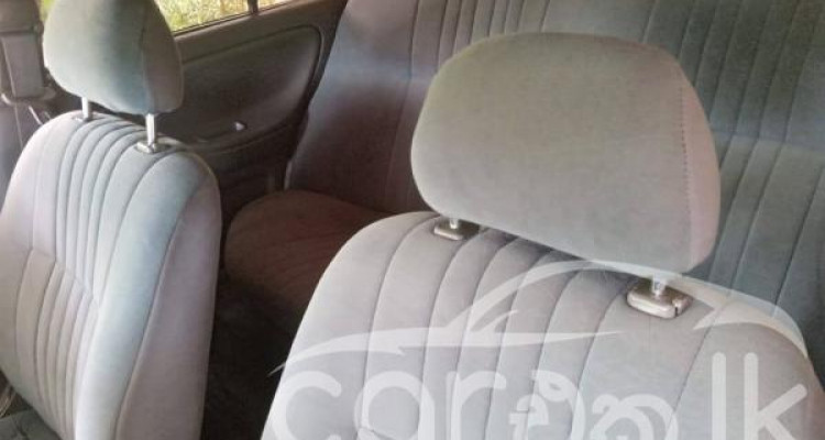 MAZDA FAMILIA 323 1996