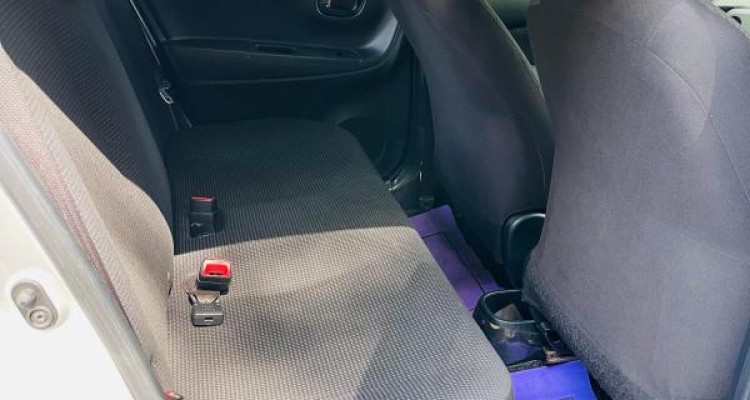 TOYOTA VITZ 2016