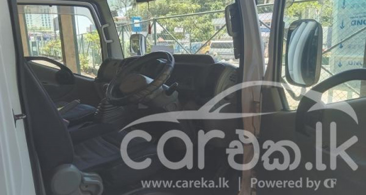 MITSUBISHI FUSO 2016