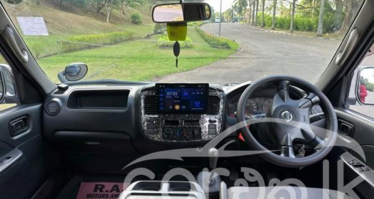 NISSAN CARAVAN E25 2011