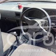 NISSAN TRAD SUNNY 1985