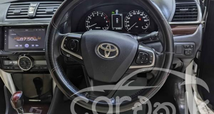 TOYOTA PREMIO 2017