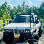 NISSAN D21 1992