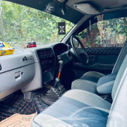 NISSAN D21 1992