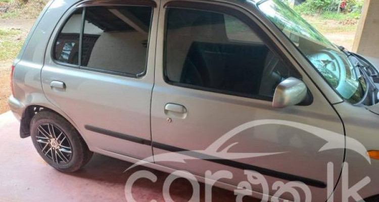 NISSAN MARCH 2002