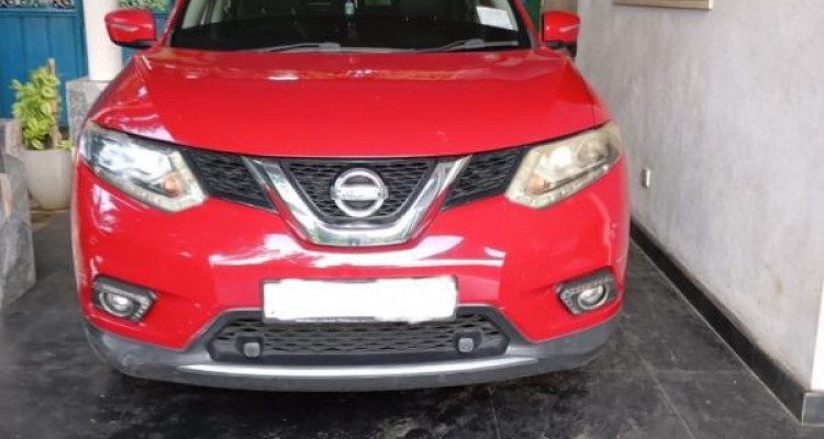 NISSAN X TRAIL 2015