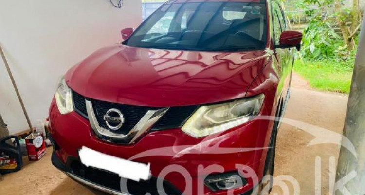NISSAN X TRAIL 2015