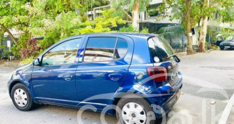 TOYOTA VITZ 2003
