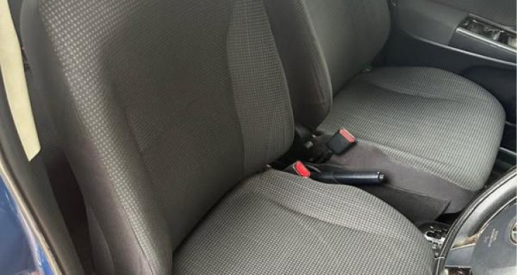 TOYOTA VITZ 2015