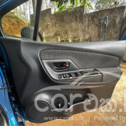TOYOTA VITZ 2015