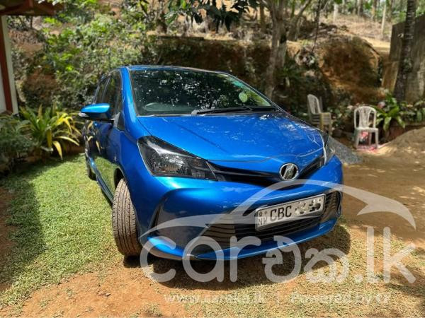 TOYOTA VITZ 2015