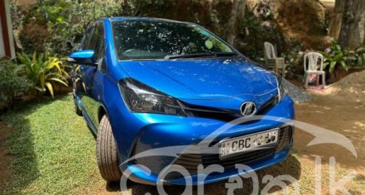 TOYOTA VITZ 2015