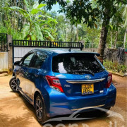 TOYOTA VITZ 2015
