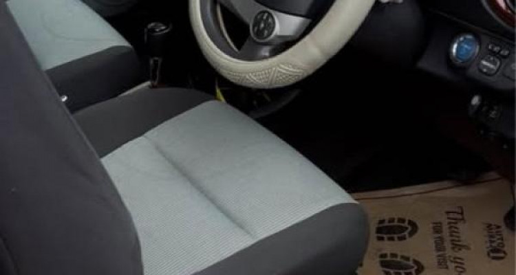 TOYOTA AQUA 2013