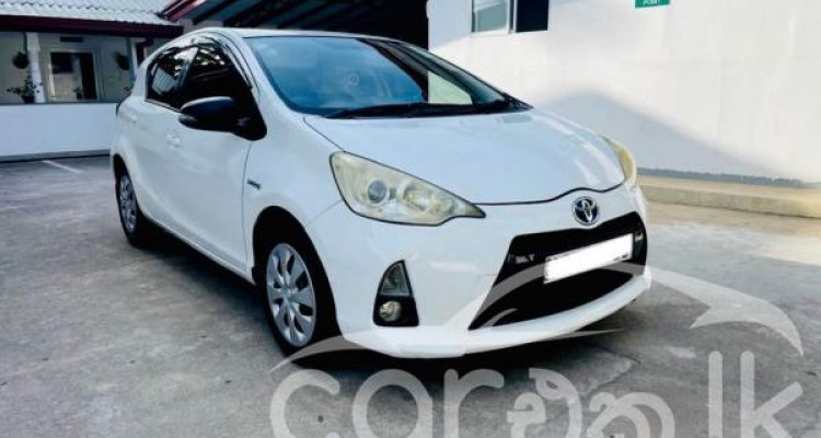 TOYOTA AQUA 2014