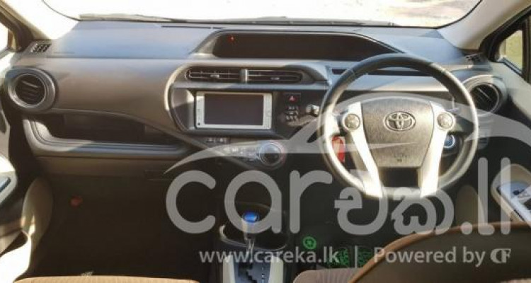 TOYOTA AQUA 2013