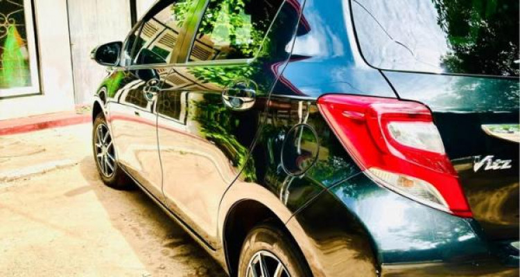 TOYOTA VITZ 2016