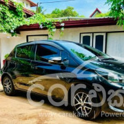 TOYOTA VITZ 2016