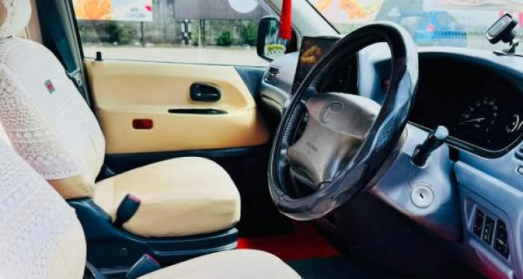 TOYOTA NOAH KR42 2000