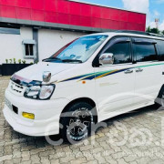 TOYOTA NOAH KR42 2000